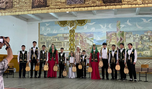 Выступление домбристов из с. Терекли-Мектеб в Дагестанском колледже культуры и искусств